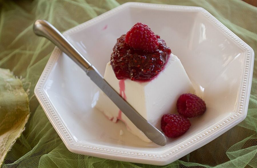 Chèvre fouetté, tomates & framboises