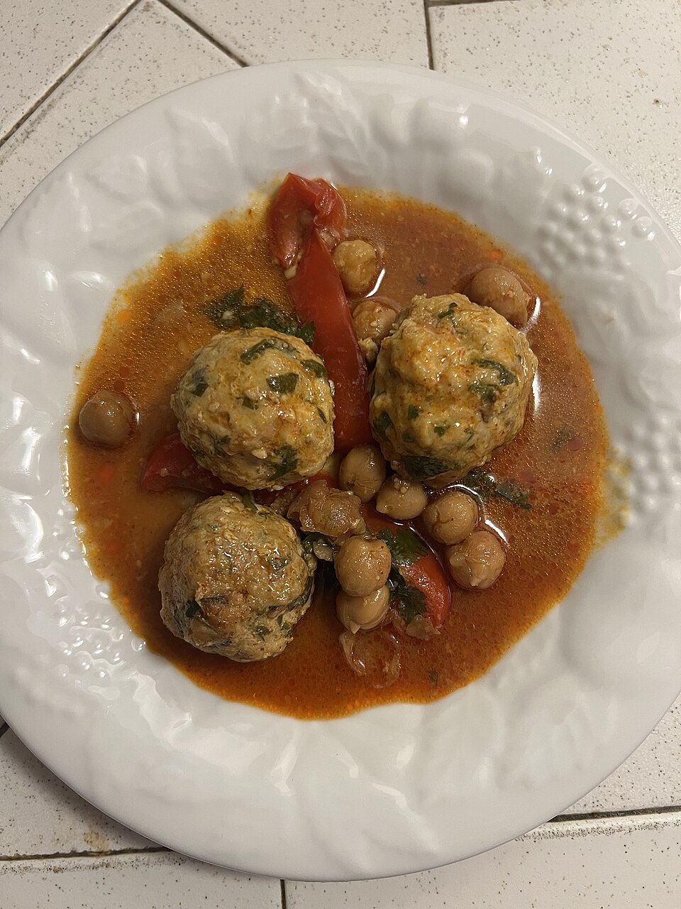 Boulettes de pois chiches sauce tomate