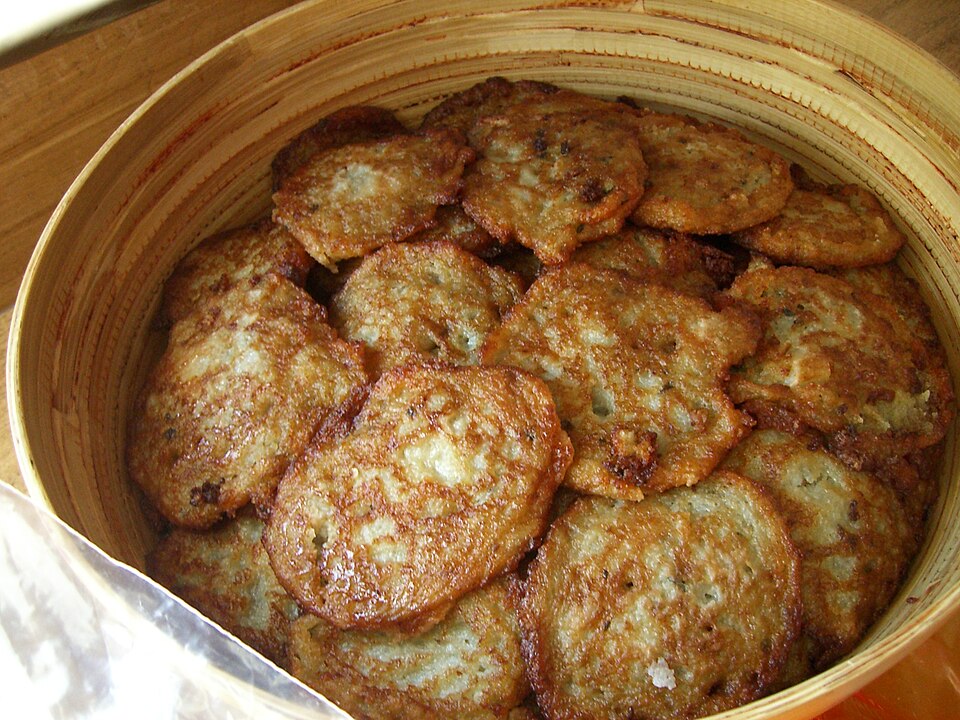 Pommes de terre aux œufs à la poêle