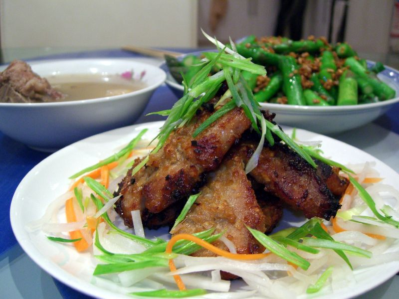 Côtelettes de porc miel-ail