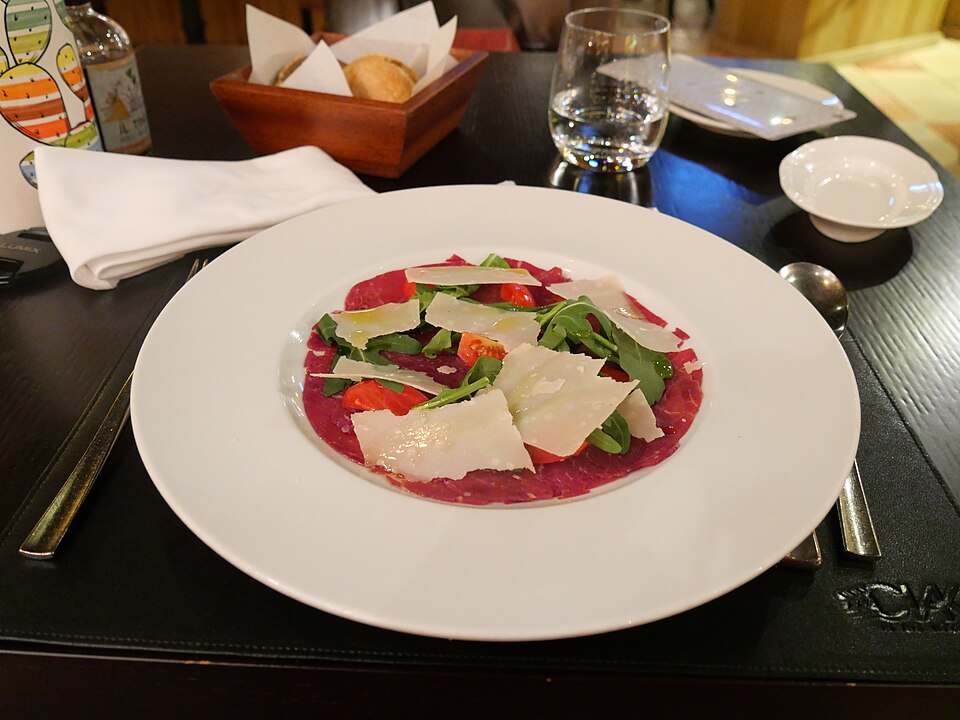 Salade de roquette au bœuf grillé