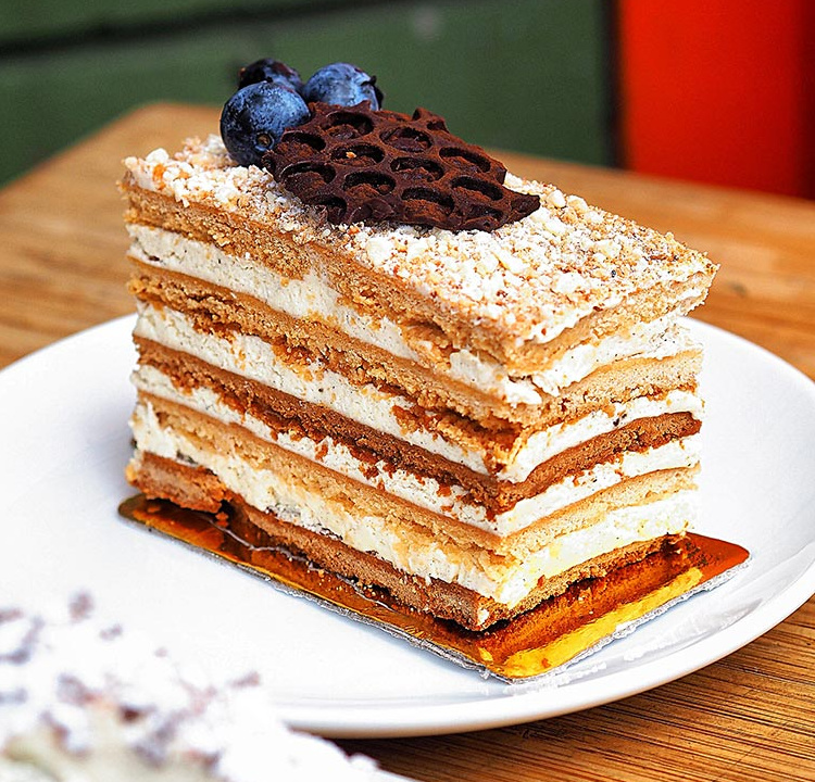 Medovik (gâteau russe au miel)