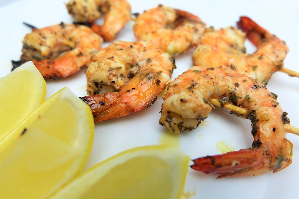 Brochettes de crevettes à l'ail et au citron