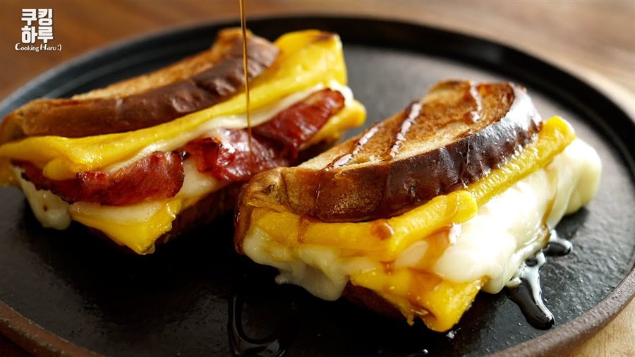 Toast à l'œuf et au fromage en 5 minutes