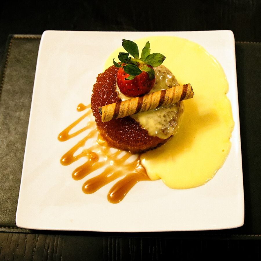 Gâteau au sirop doré et crème anglaise