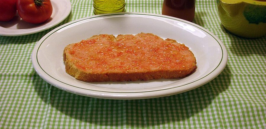 Pan con tomate