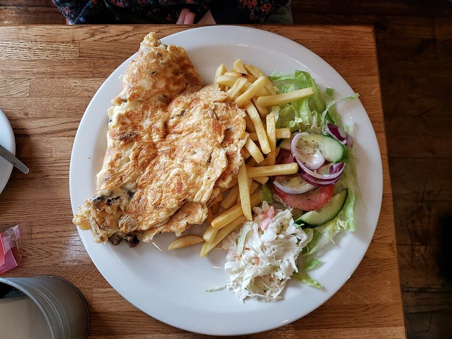 Omelette au fromage et jambon