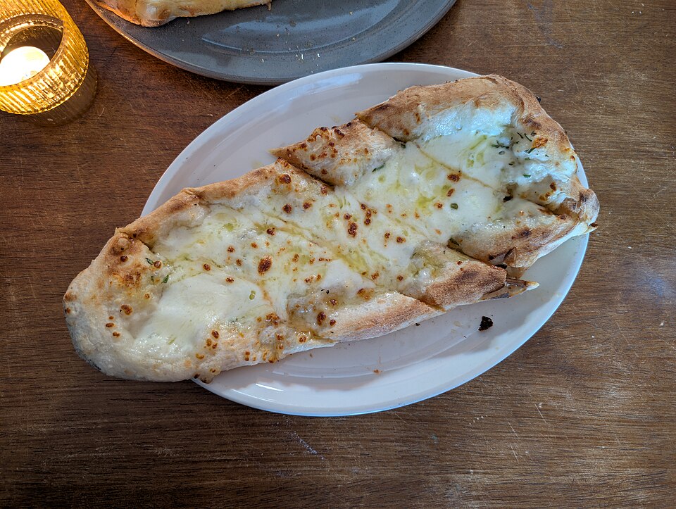 Pain à l'ail turc (Sarımsaklı ekmek)