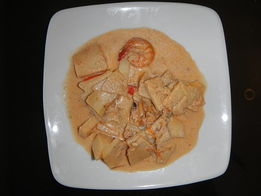 Ginataang tambo (crevettes et pousses de bambou au coco)