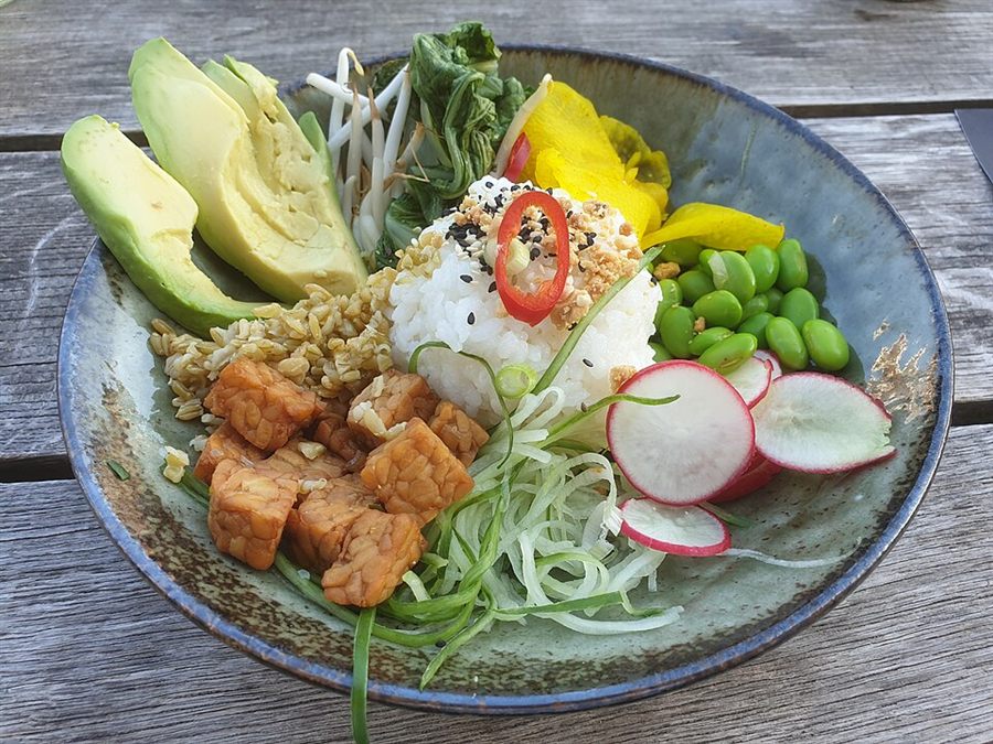 Buddha bowl aux légumes rôtis