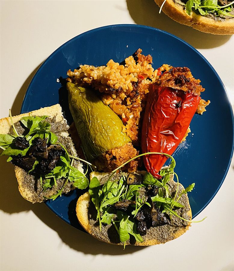 Baked stuffed vegetables