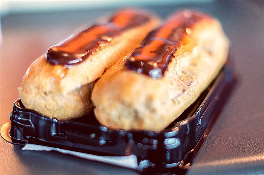 Éclair au chocolat